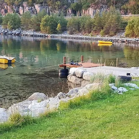 Apartment Strandhytte Naer Preikestolen Jørpeland